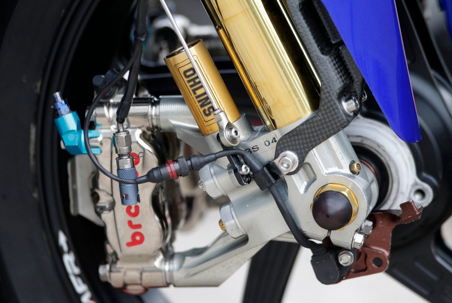 Brzda na Yamaze španělského motocyklisty Jorge Lorenza během tréninku Velké ceny San Marina 2012 v MotoGP.