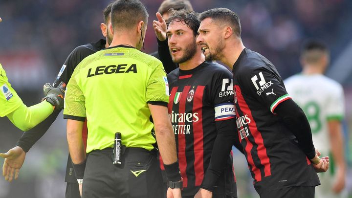 Krize AC Milán se prohloubila, mistr doma dostal výprask od Sassuola; Zdroj foto: Reuters