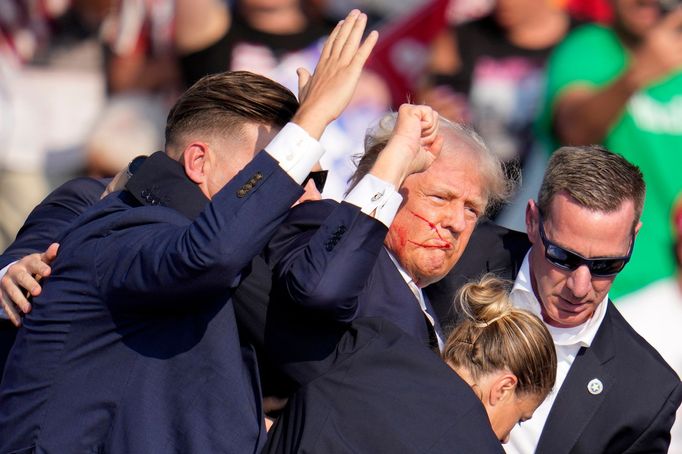 Na předvolebním mítinku Donalda Trumpa v Pensylvánii se střílelo.