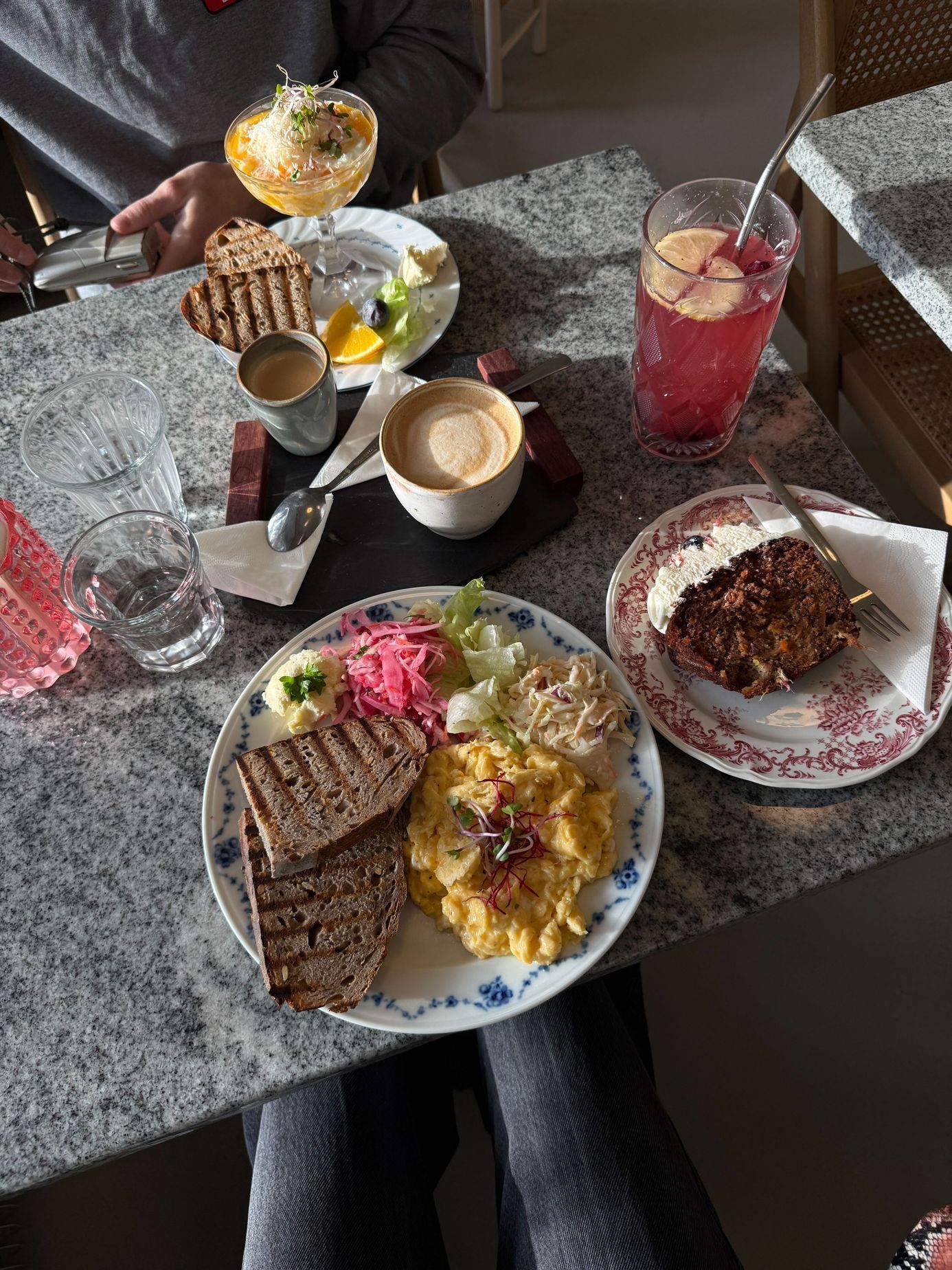 Kytky pod komínem, kavárna, květiny, prodejna, ubytování, Děčín