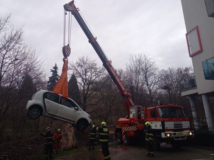 hasiči auto nehoda