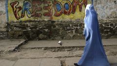 Afghánská žena v burce - islám