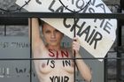 Obnažené aktivistky Femen vyvázly v Tunisku s podmínkou