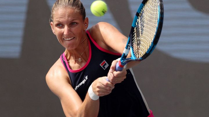 Plíšková - Rybakinová. Češka hraje skvělý tenis a drží krok s obrovskou favoritkou; Zdroj foto: Reuters