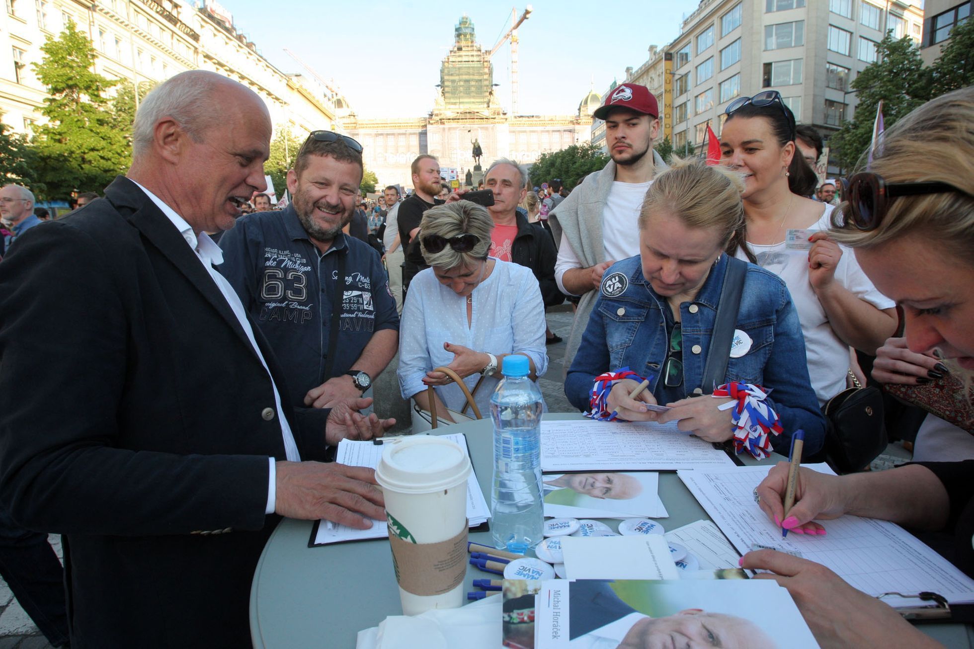 Druhá demonstrace na Václaváku proti Babišovi a Zemanovi