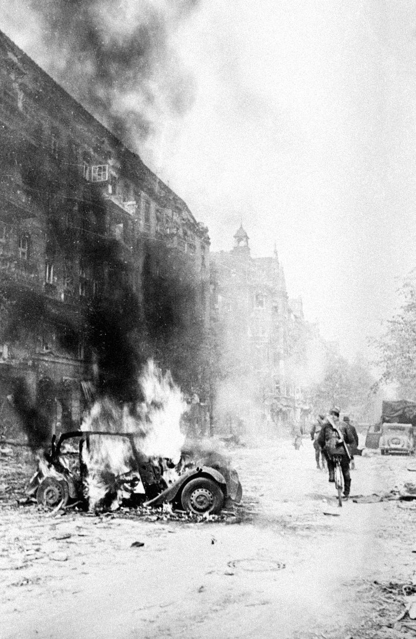 Jednorázové užití / Fotogalerie Bitva o Berlín 1945 / Profimedia