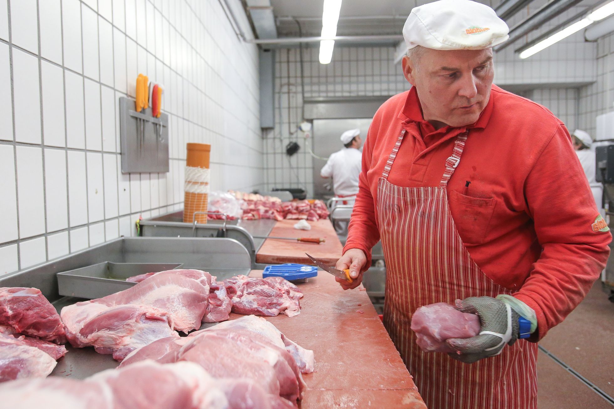 Hyperkmarket Globus - příprava masa, řeznictví, řezník Pavel Holeček