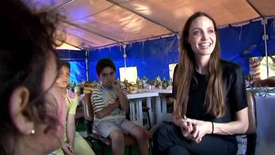 Hollywoodská star Angelina Jolie navštívila uprchlíky