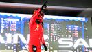 Carlos Sainz z Ferrari slaví triumf ve VC Singapuru F1 2023