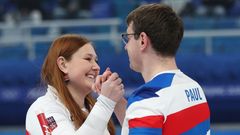 Česko - USA, curling na ZOH 2022 v Pekingu: Zuzana a Tomáš Paulovi slaví výhru