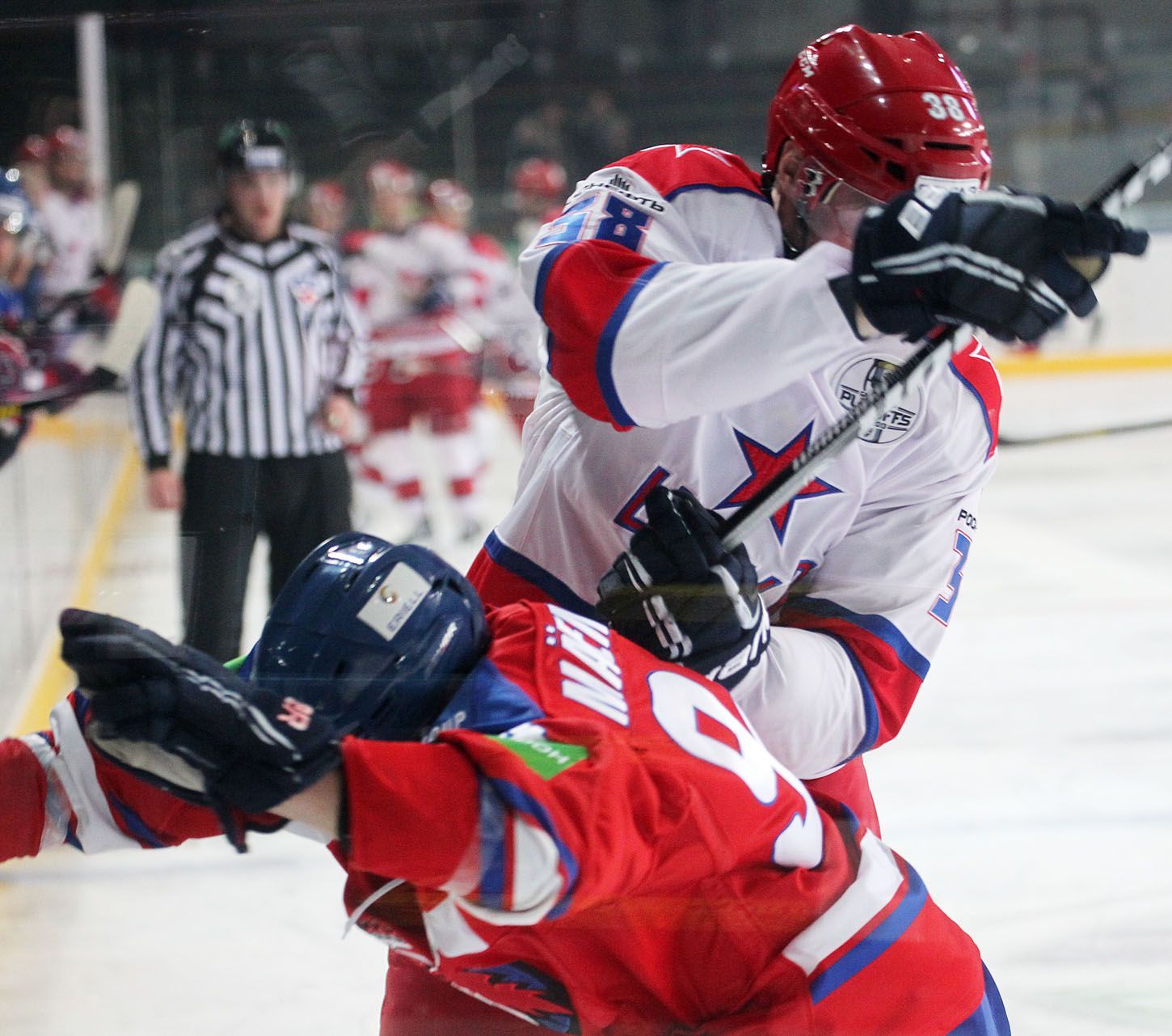 Hokej, KHL, Lev Praha - CSKA Moskva: Mikko Mäenpää - Viktor Kozlov