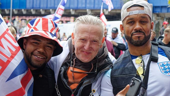 Převažovali bílí Britové, i když tam byly i menšiny – ale bylo jich mnohem méně, než by odpovídalo jejich podílu na obyvatelstvu Londýna, popisuje Kohout demonstraci.