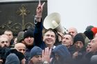 Příznivci Michaila Saakašviliho demonstrovali v Kyjevě. Požadovali odvolání prezidenta Porošenka