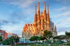 Klimatičtí aktivisté polili barvou baziliku Sagrada Família v Barceloně