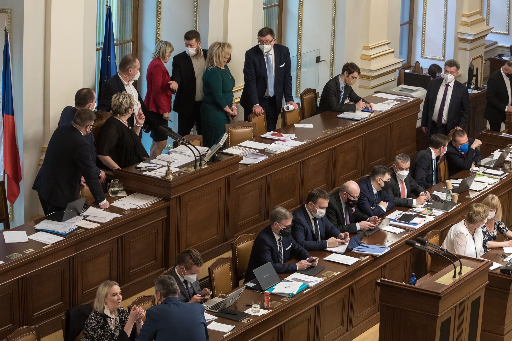 Poslanecká sněmovna - hlasování o důvěře vládě - vláda Petra Fialy - schůze sněmovny