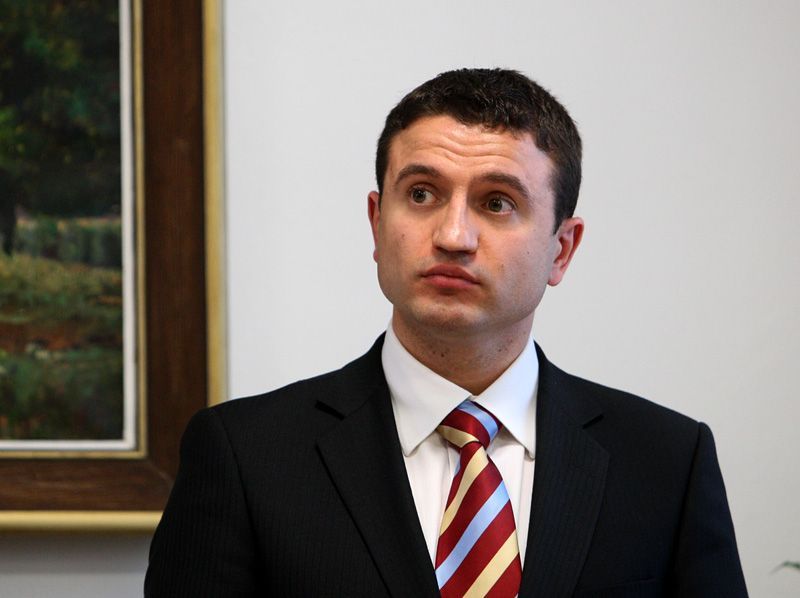 Rožnovské byty - advokát Thomas Mumulos