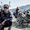 Závody mopedů po švýcarsku. Fotografie z akce Red Bull Alpenbrevet 2022