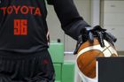 Robot hrající basketbal se zapsal do knihy rekordů hodem na koš ze vzdálenosti 22,55 metru.