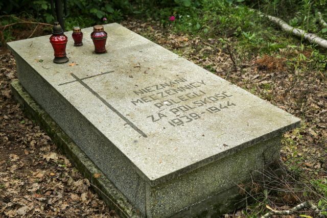 polsko masový hrob druhá světová válka