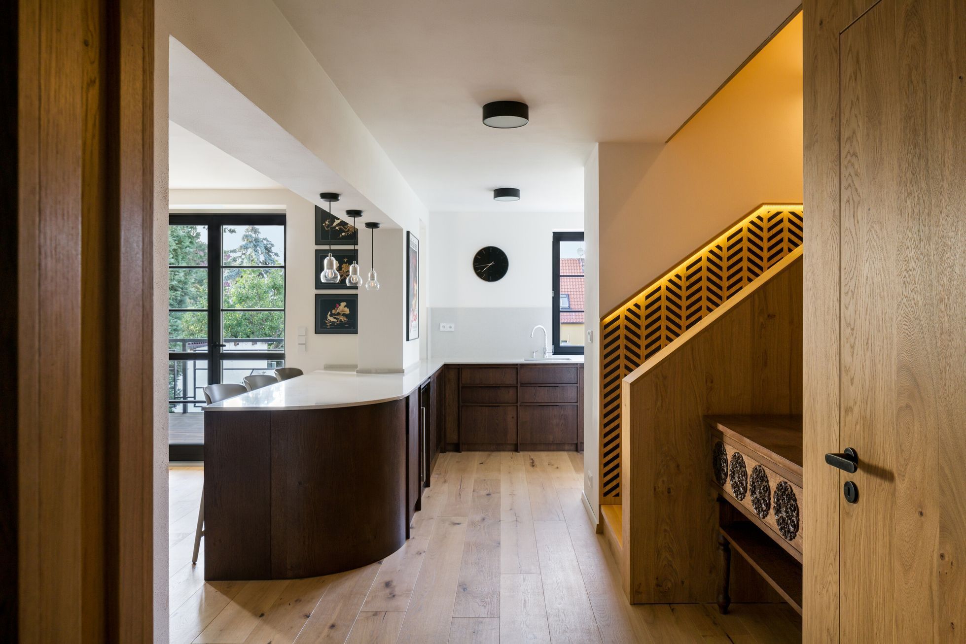 No architects - v řadě