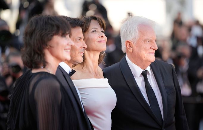 Geraldine Pailhasová, François Ozon, Sophie Marceauová a André Dussollier při premiéře filmu Tout s’est bien passé.