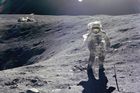 Člen mise Apollo 16: Na Měsíc jsem vykročil levou nohou