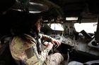 Řidič samohybného minometu v Bachmutu, kde ukrajinská armáda už několik týdnů odráží ruské útoky.