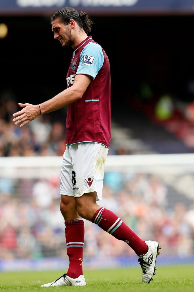 Andy Carroll v dresu West Hamu