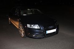 Muž v Praze ukradl auto s miminem na zadním sedadle, dítě odložil na parkovišti