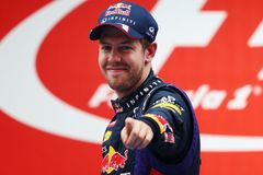 Vettel má čtyři tituly, ale stejně je jak Alenka v říši divů