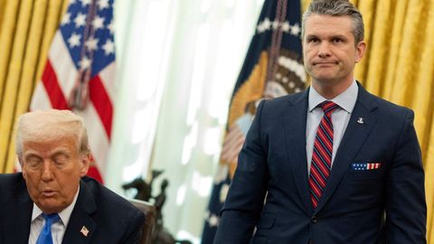 Trvalo to jen tři dny. Trumpův muž pro obranu se velkohubým výrokem ukázkově ztrapnil