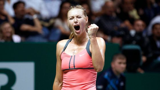 Serena Williamsová hraje o svůj třetí titul z Turnaje mistryň, Maria Šarapovová sahá na druhý