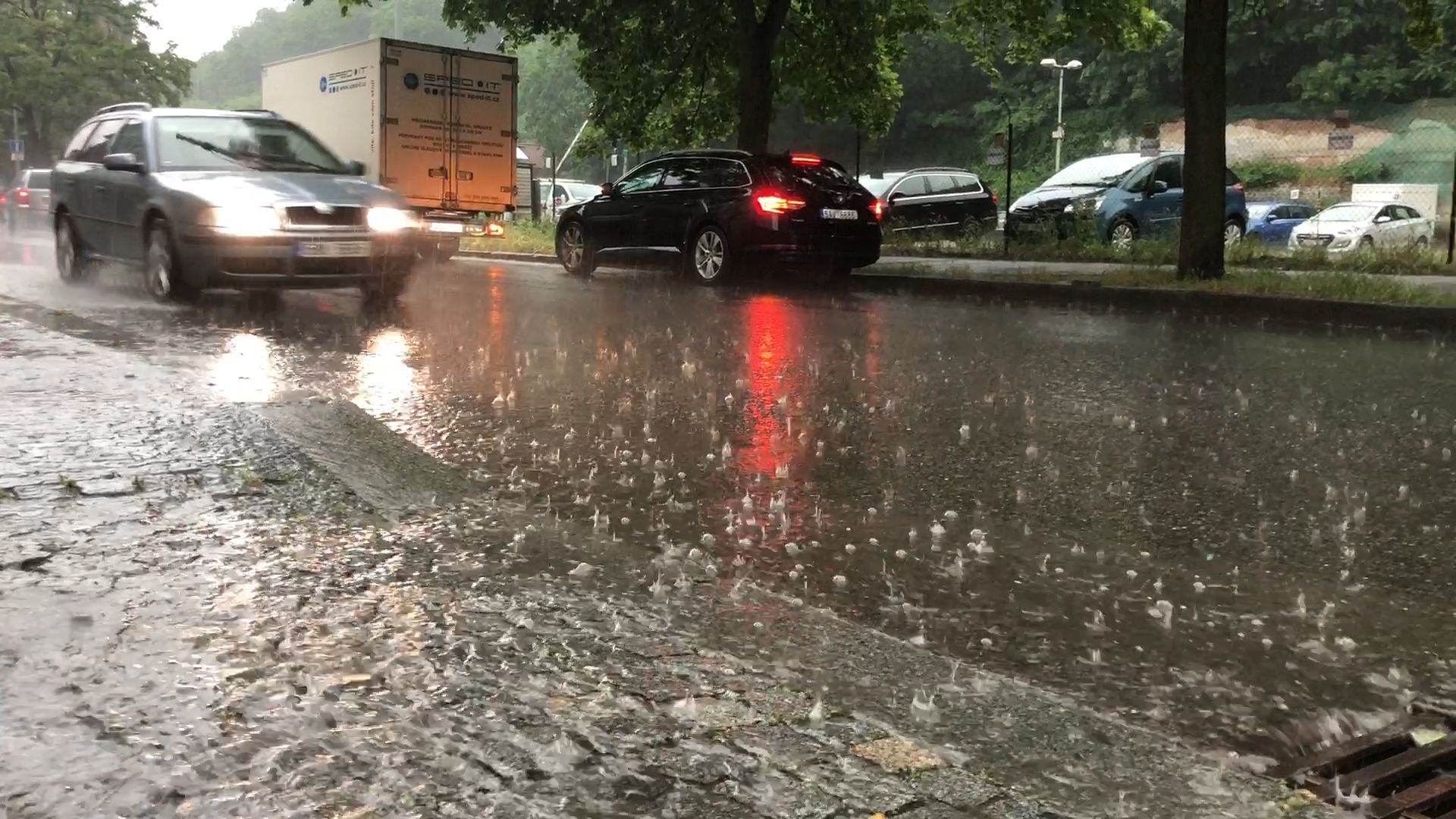 Přivalový déšť Praha Karlín