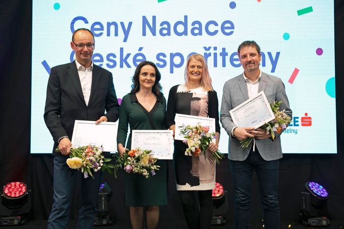 Laureáti cen Nadace České spořitelny. Zleva: Ondřej Neumajer, Martina Běťáková, Markéta Košatková, Michal Reitler