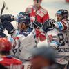 33. kolo hokejové Tipsport extraligy, Vítkovice - Třinec: Vítkovičtí hokejisté se radují ze vstřeleného gólu
