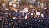 Demonstrace proti Ondráčkovi a Babišovi v Praze na Václavském náměstí