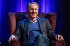 Spisovatel Dan Brown vydá román odehrávající se v Praze. Přijede ho osobně představit