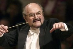 Karlovarský orchestr mění po smrti dirigenta plány