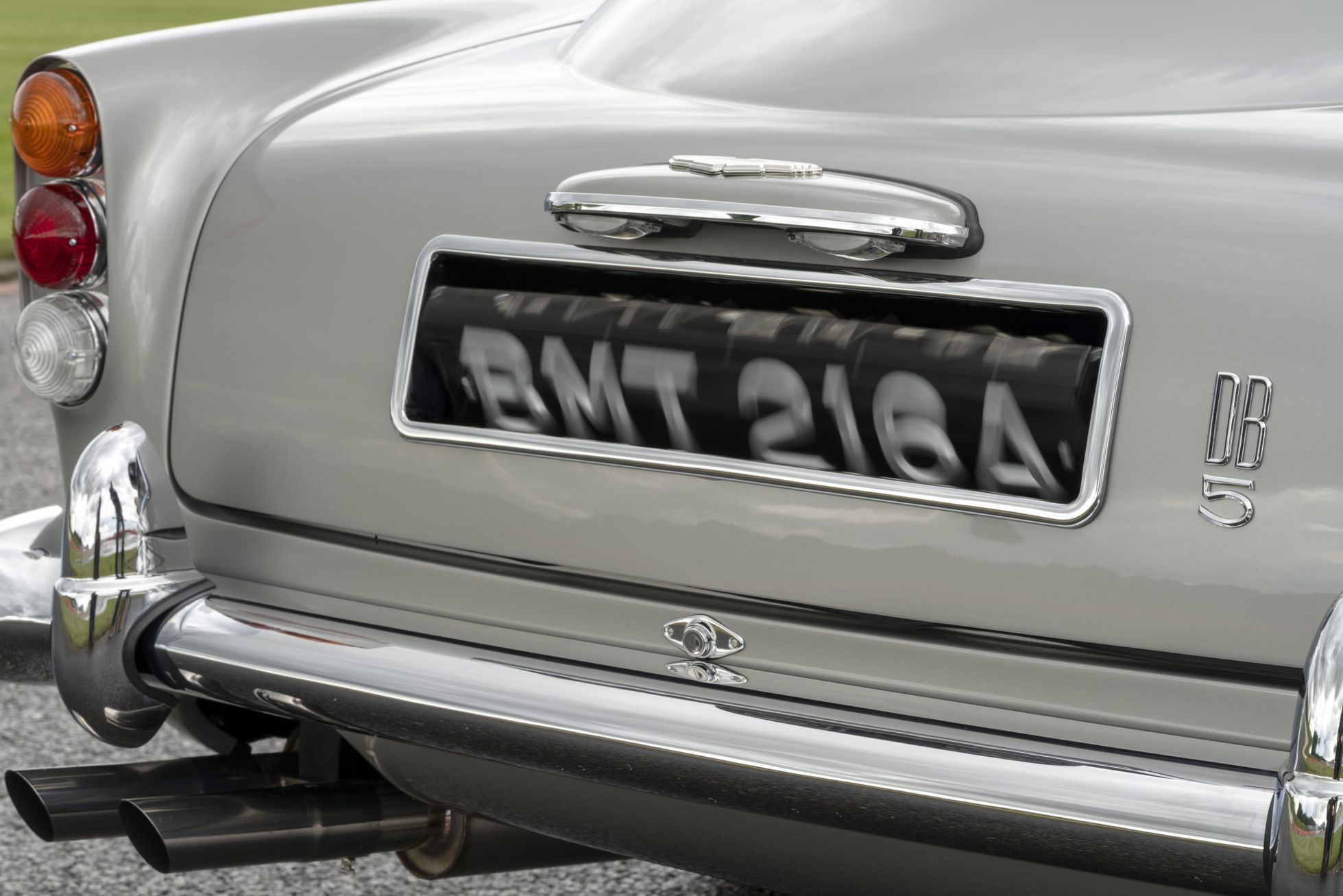 Aston Martin DB5 Bond Continuation