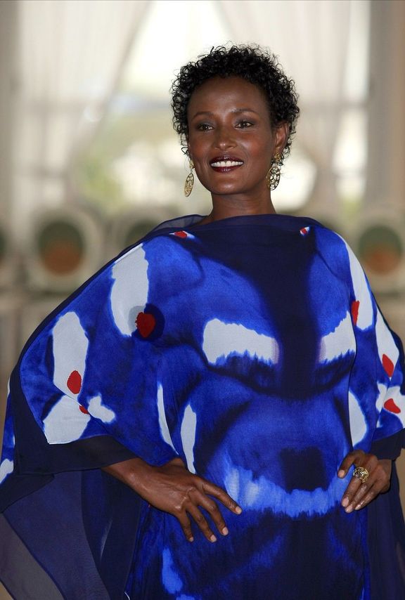 Waris Dirie na 66. filmovém festivalu v Benátkách v září 2009, kde se promítal film Květ pouště natočený podle její knihy. 