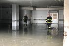 Silná bouřka v Praze zatopila vinohradskou nemocnici, kvůli vodě nefungoval urgentní příjem