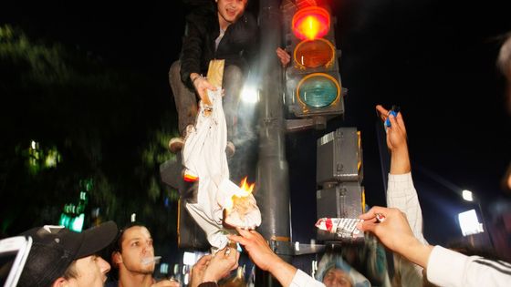 Podívejte se na obrázky, jak fanoušci Argentiny řádili v ulicích Buenos Aires po porážce ve finále fotbalového MS s Německem.