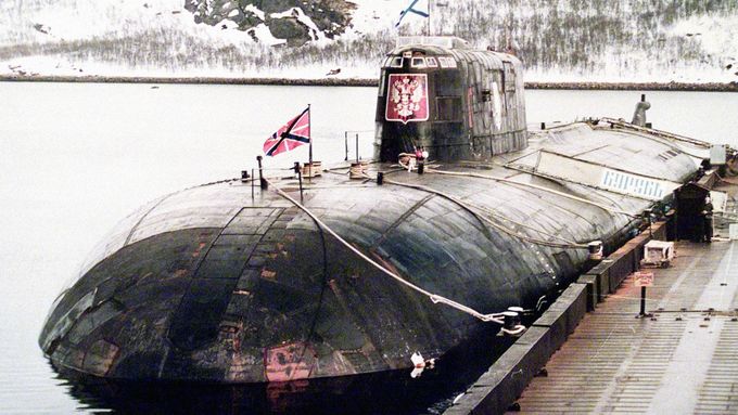 Foto: "Nezničitelný" Kursk měl ustát i zásah torpédem. Po mohutném výbuchu šel ke dnu