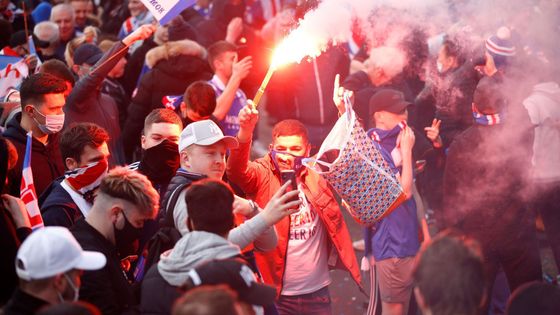 Covid Rangers nestopl, fanoušci zaplavili město. Soupeř Slavie ukončil vládu Celtiku