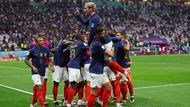 Les Bleus zvítězili 2:1 a dál mohou snít o obhajobě titulu.