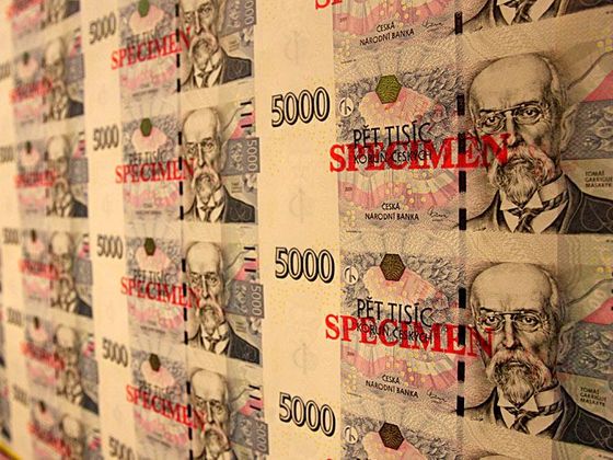Peníze, bankovka - ČNB vydala inovovanou 5000 Kč bankovku