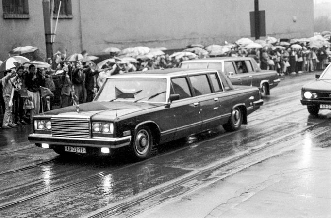 Limuzína ZIL 114, kterou používal prezident ČSSR Gustav Husák. V roce 1987 se s ní projel také  Generální tajemník ÚV KSSS Michail Gorbačov při návštěvě Československa.