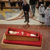 Papež František, Vatikán, pieta