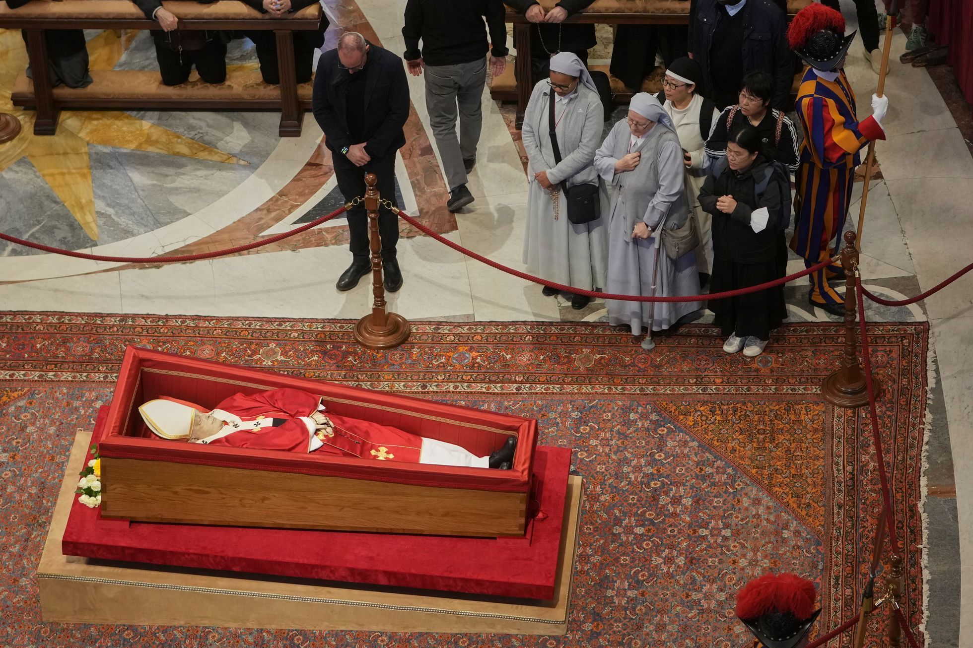 Papež František, Vatikán, pieta