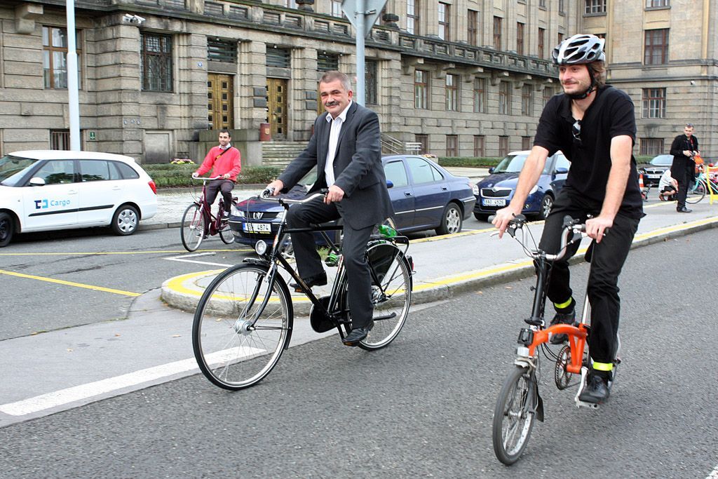 Náměstek ministra na kole